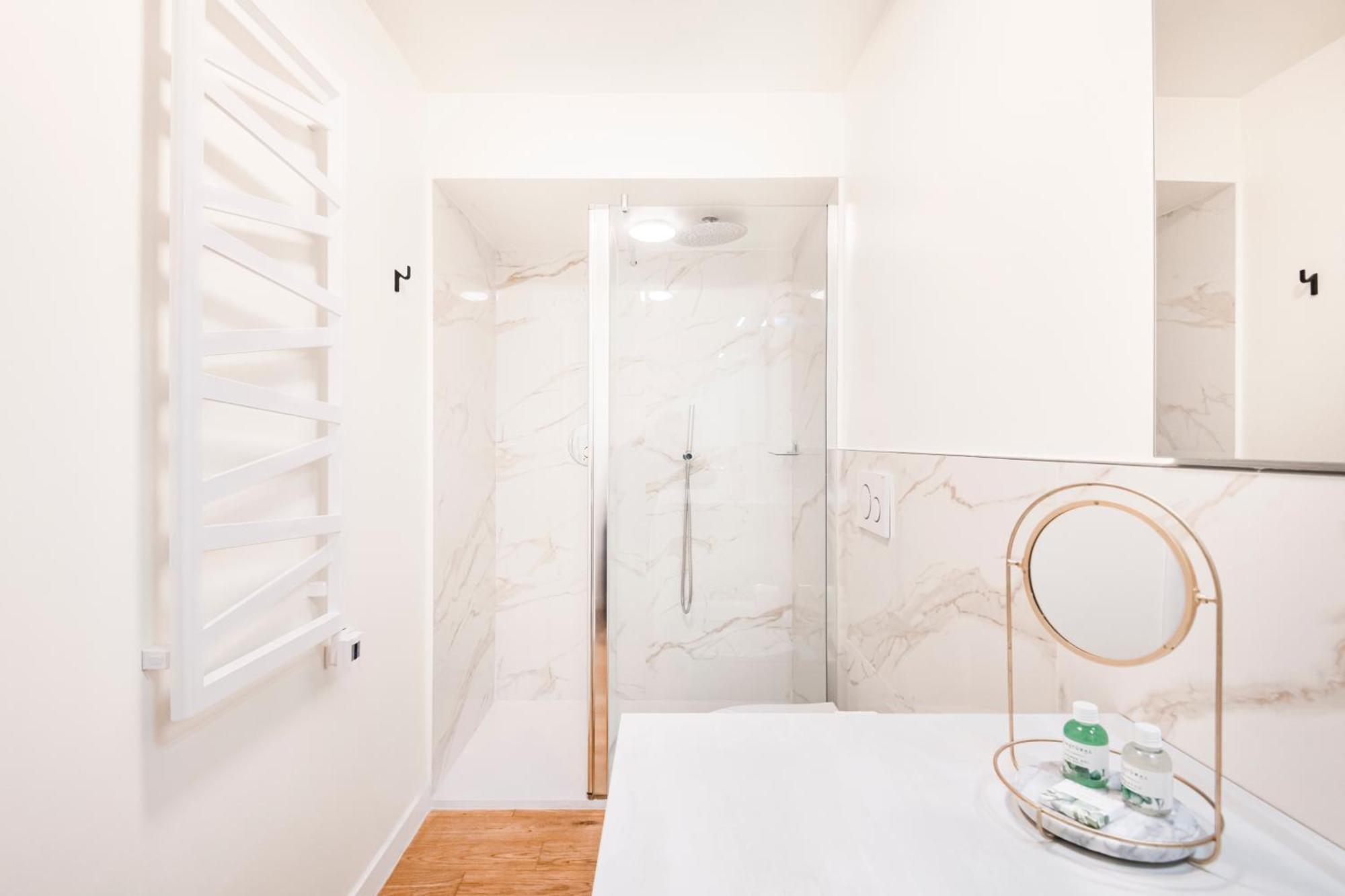 Ferienwohnung Easylife - Design And Relax In The Heart Of Mailand Exterior foto