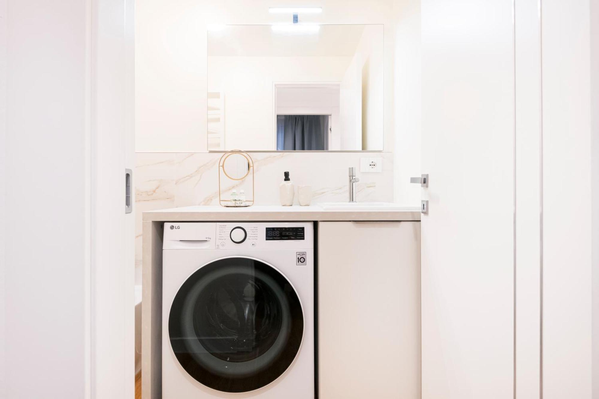 Ferienwohnung Easylife - Design And Relax In The Heart Of Mailand Exterior foto